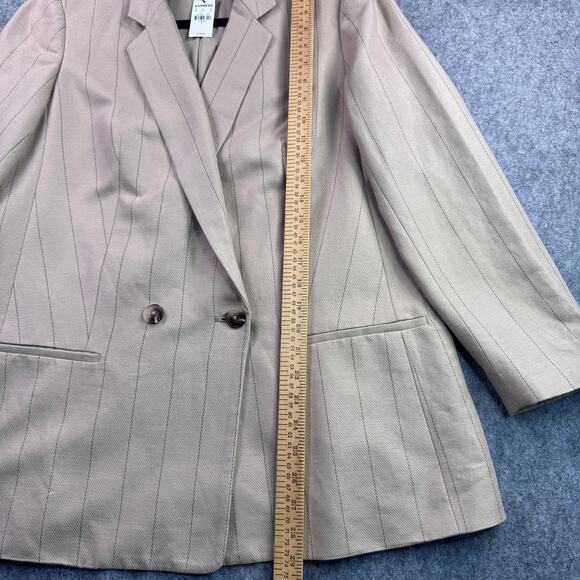 Express Women's Tan/Black Pinstripe Double Breasted Long Sleeve Blazer - Picture 6 of 7